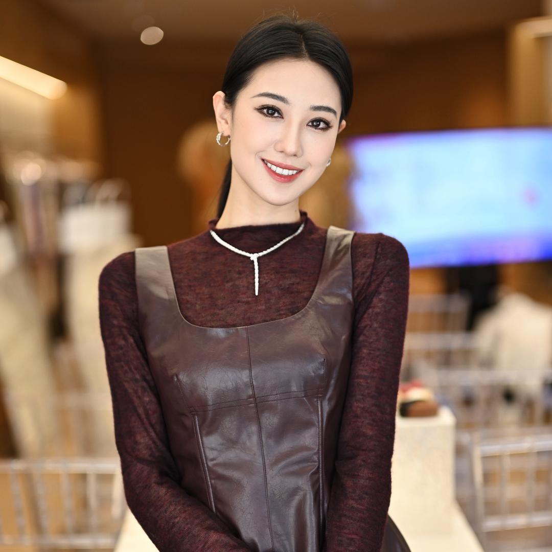 李李很爱笑（一半理智）❤️