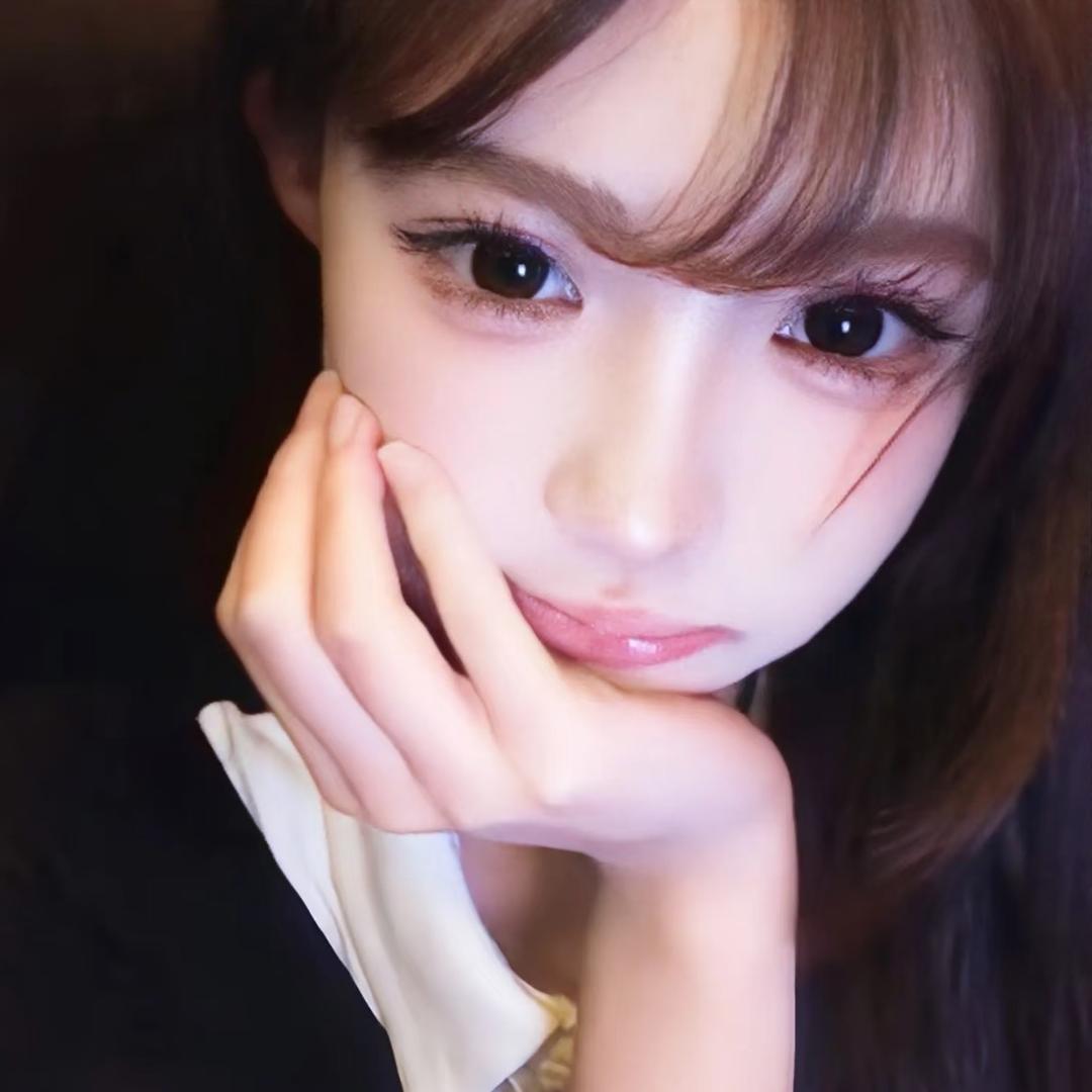 茜