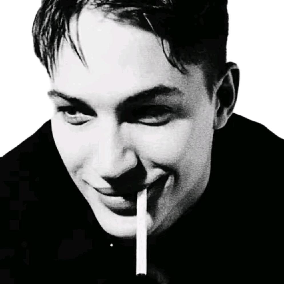 ᅠᅠᅠᅠ 八雙手