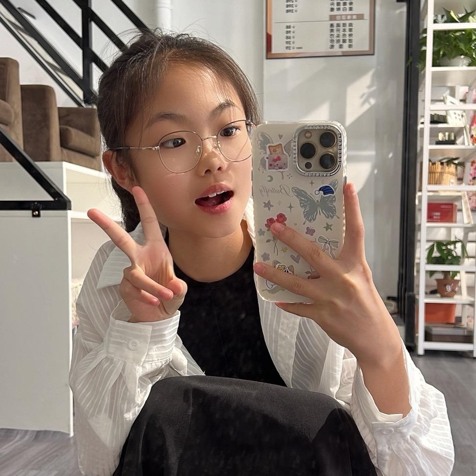灿