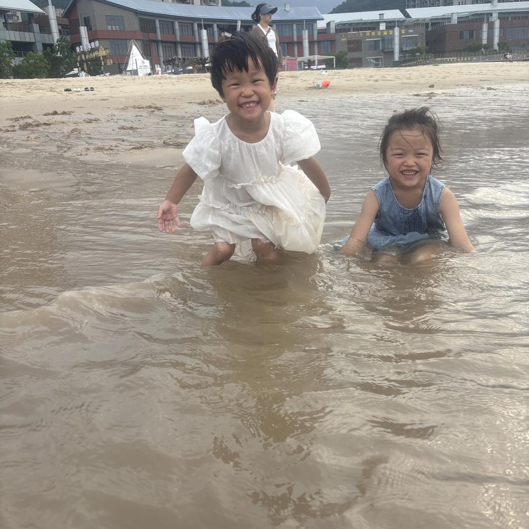 小梅（每天12:00直播）