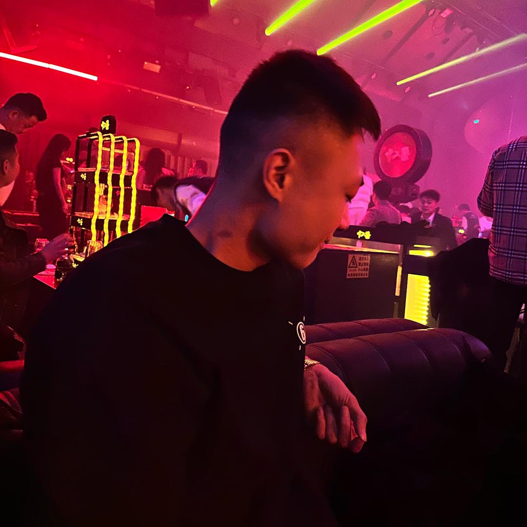 鱼七-