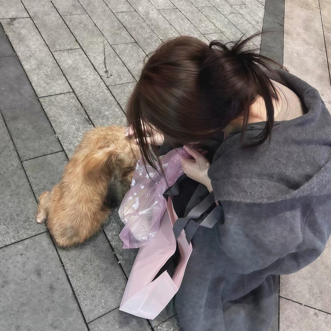 依依.