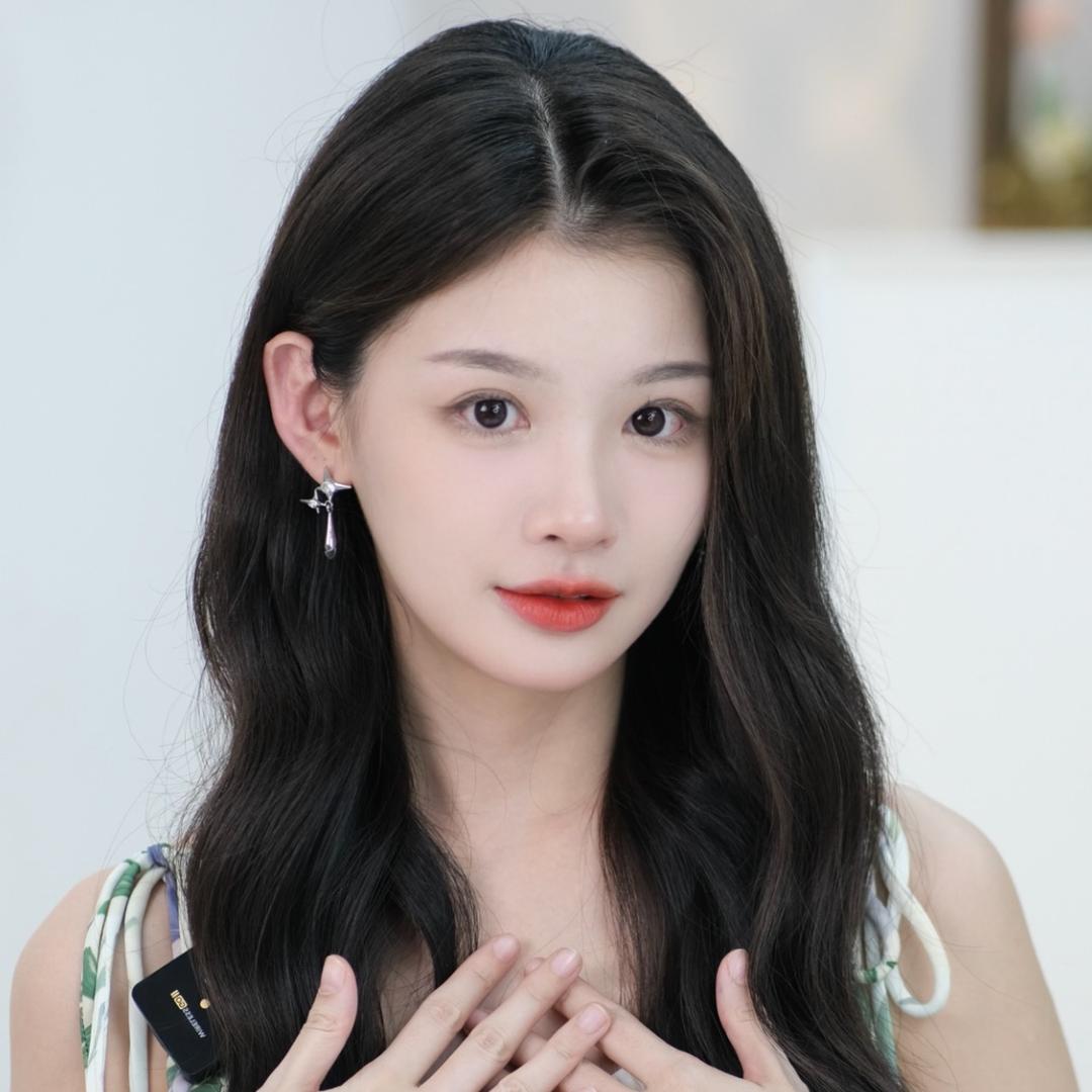 整姨嘉欣