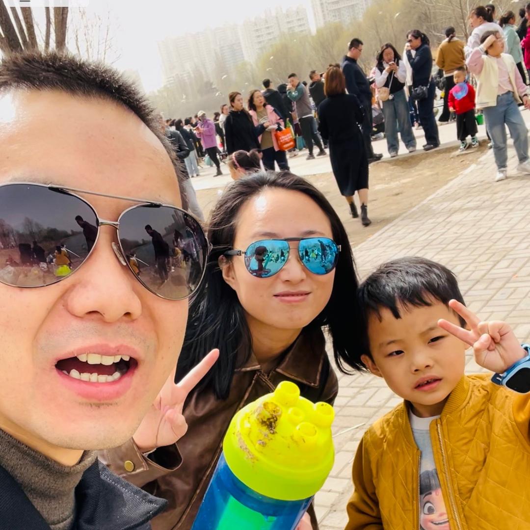 秦晨琦三口小家生活记