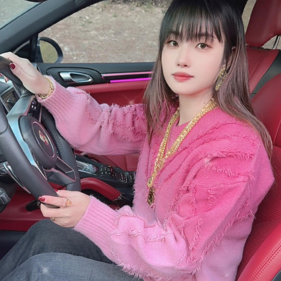 佳妮（服装加工厂老板）