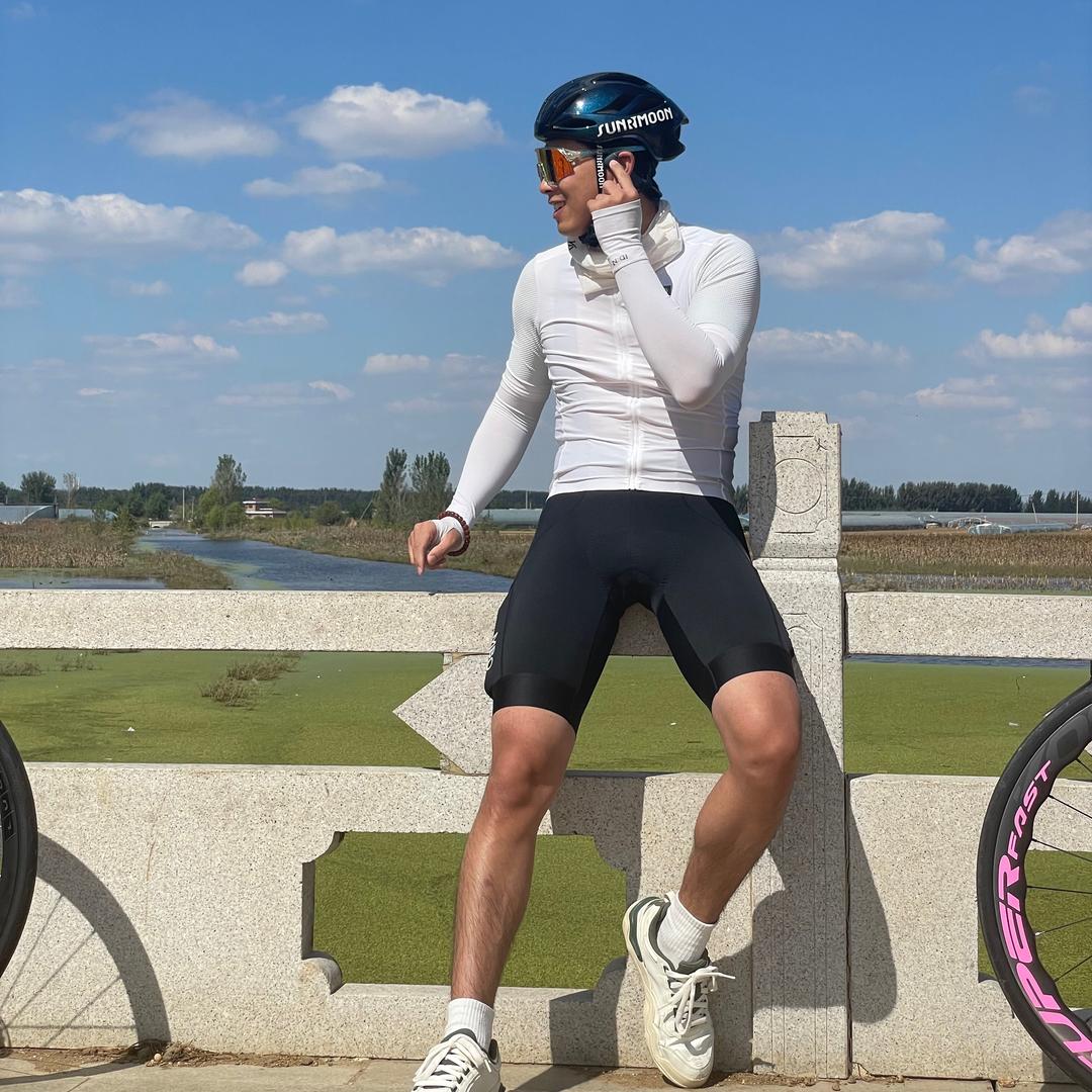 我就是叶凡，开局收女帝为徒