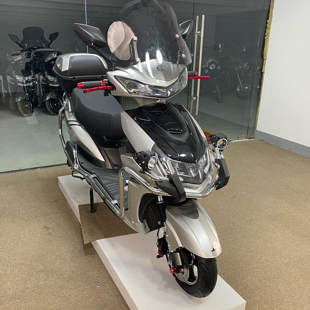 依雅电动车-小涂