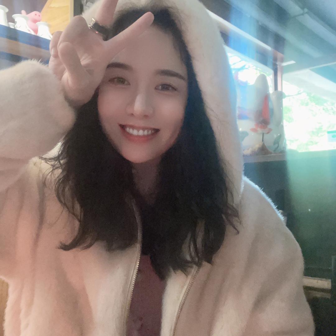 娜娜姓许