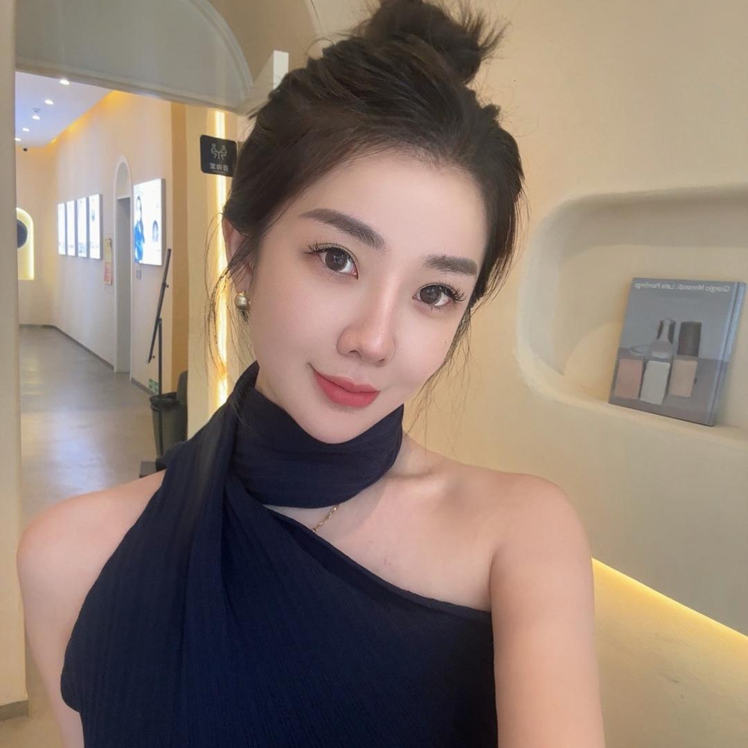 仙丽皮肤管理-李芸