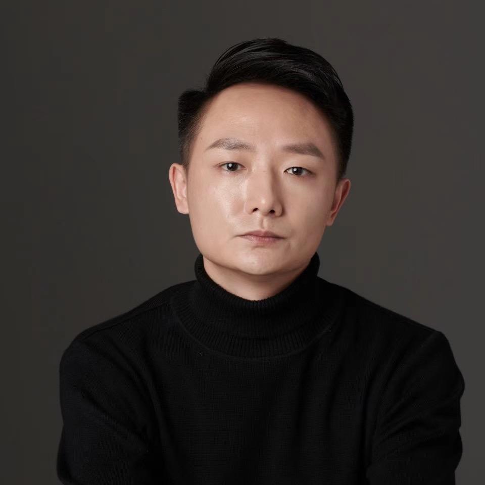 大脑门飞哥
