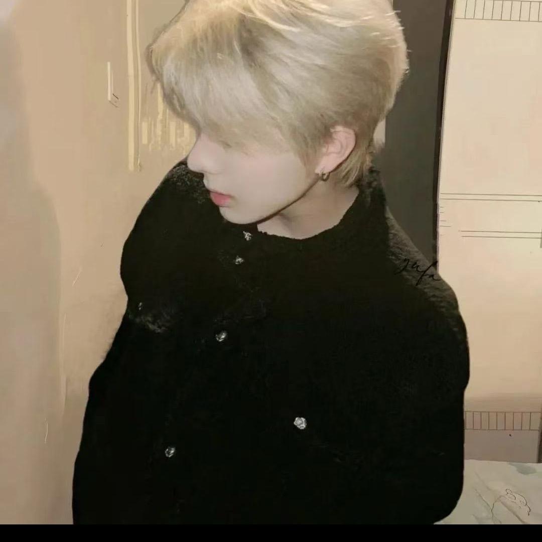 小鬼.