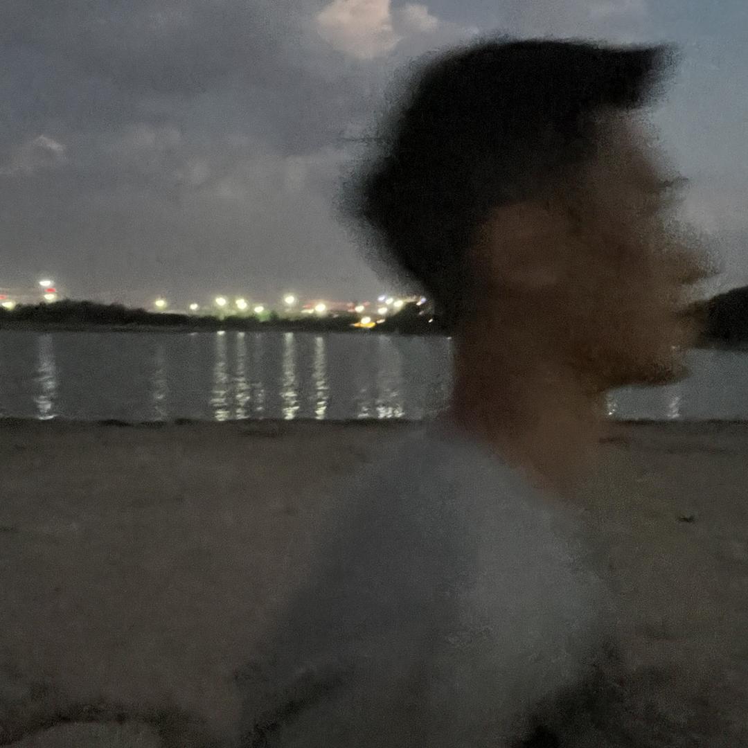 向上的四月