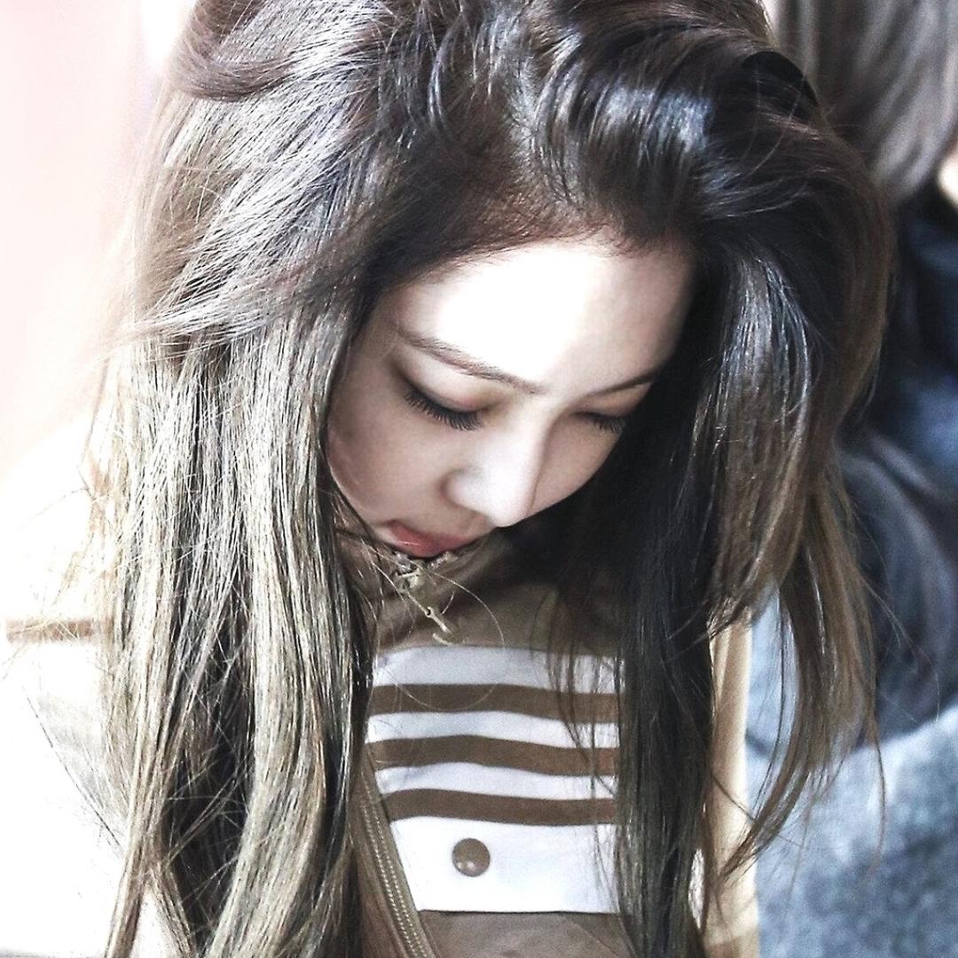 第二颗纽扣的水渍