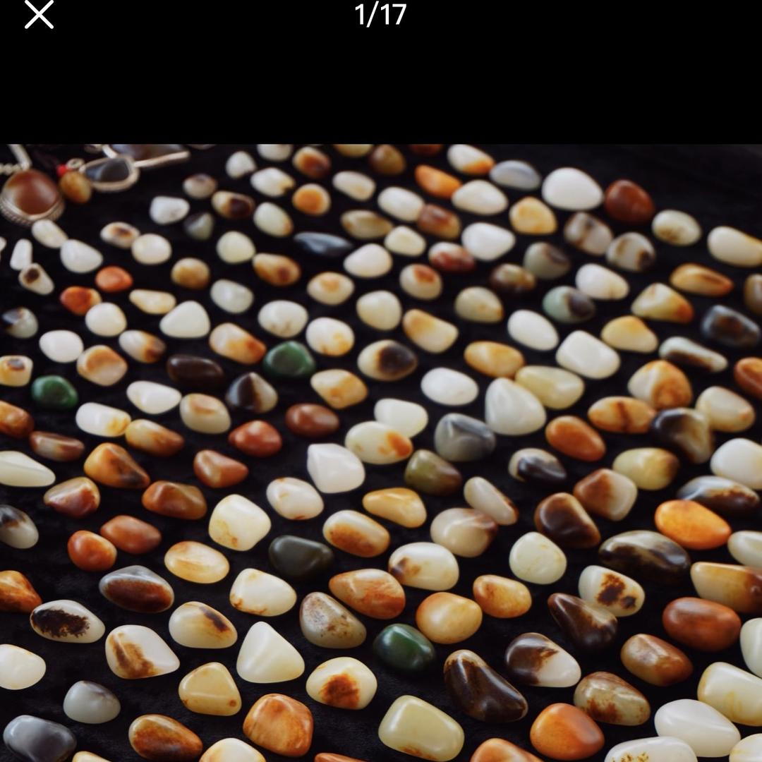 和田山料原石摆件