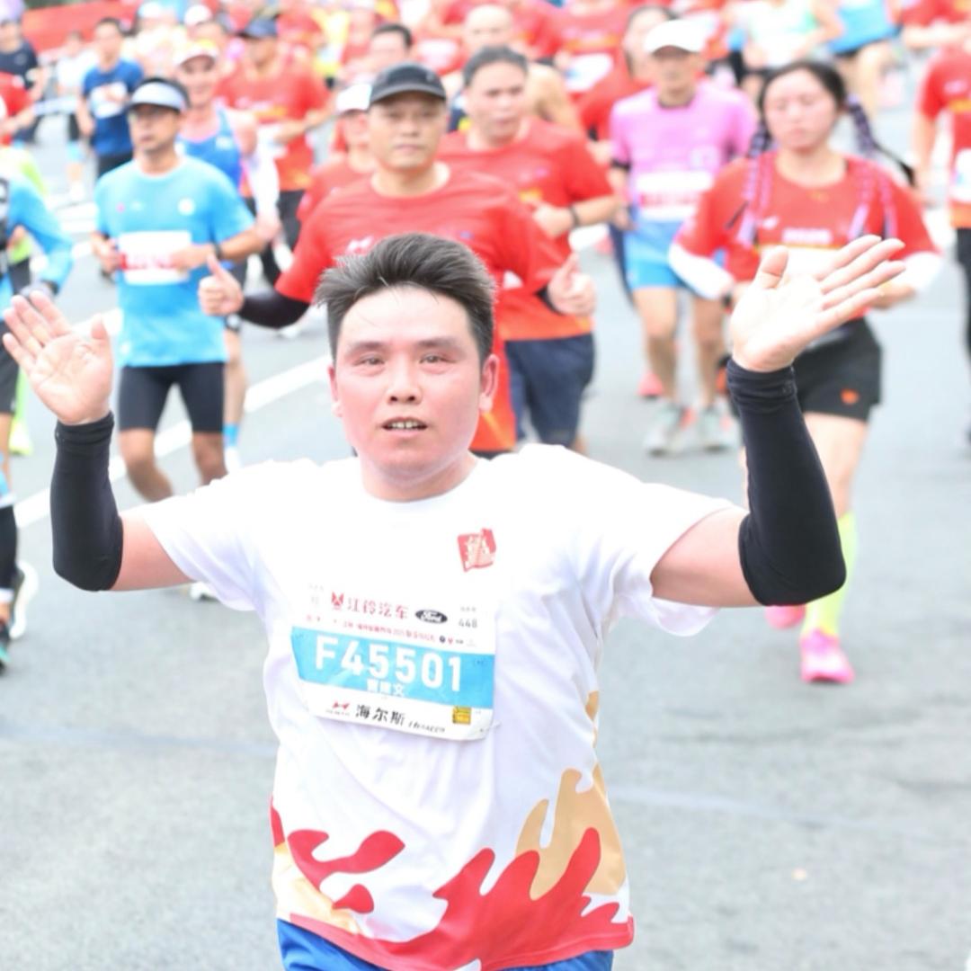 南昌市鸿运彩钢有限公司/大型剪折钢业