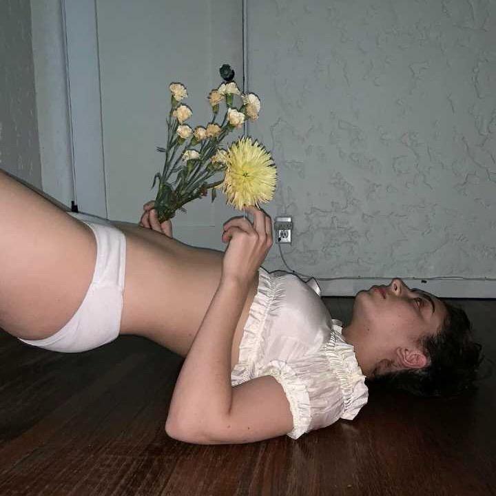 祁白色