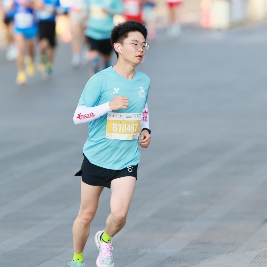 跑不快的小志哥哥