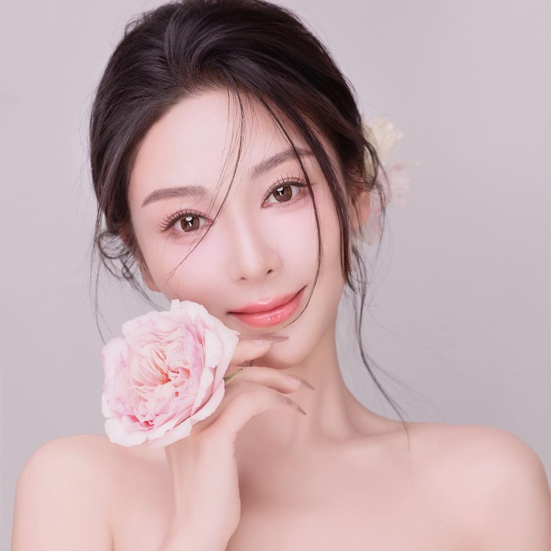 演员苗苗