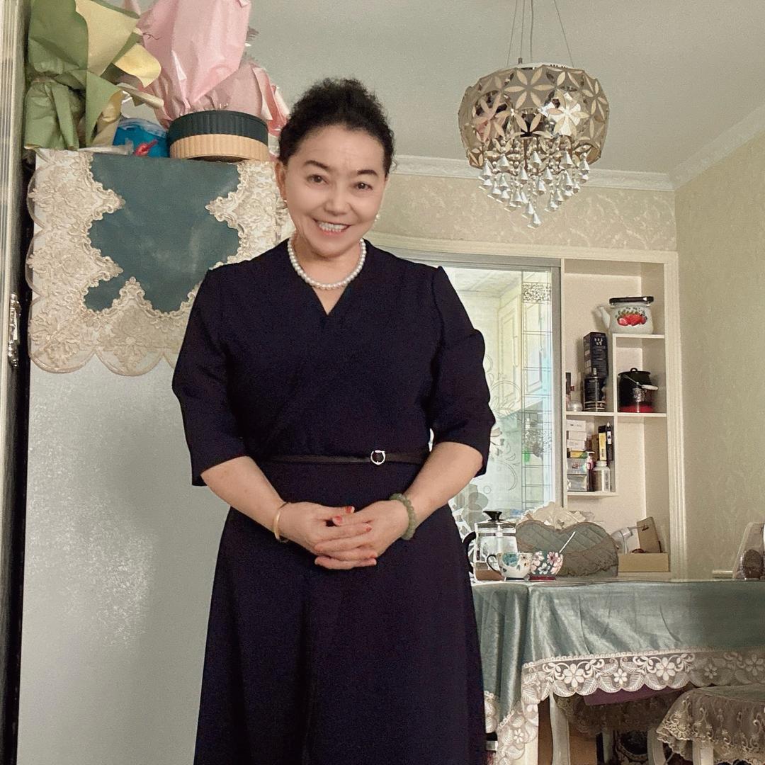 杰恩斯古丽