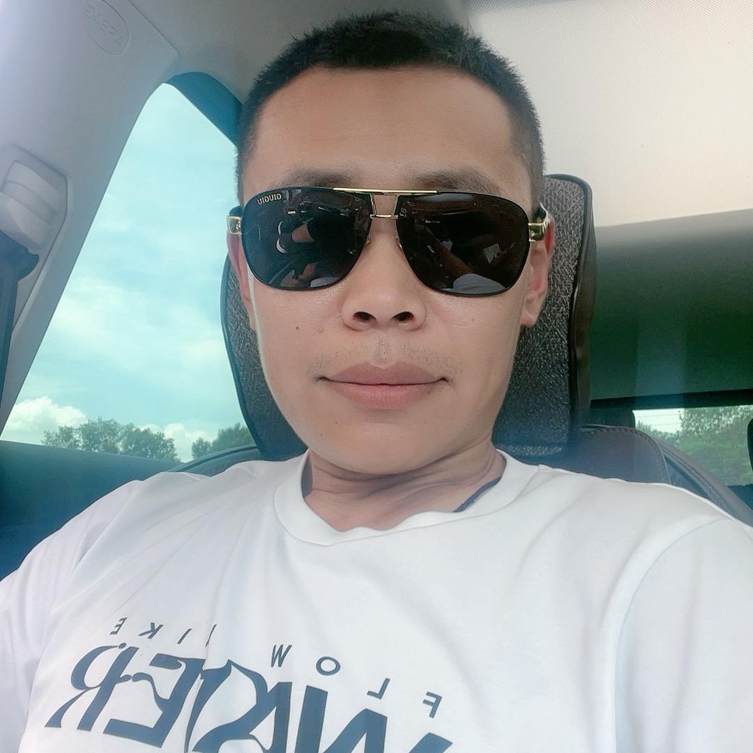 龙哥户外皮靴