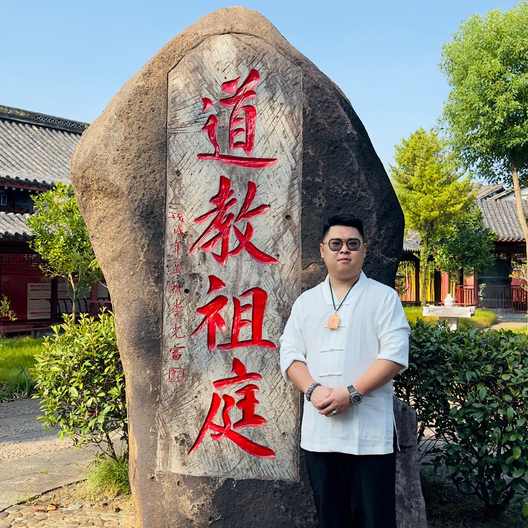 慈缘卓小生