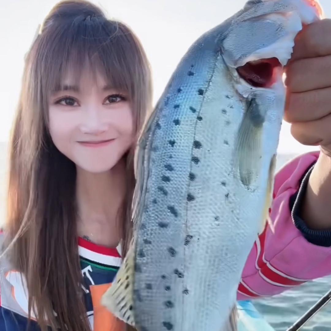 小白姐姐学钓鱼