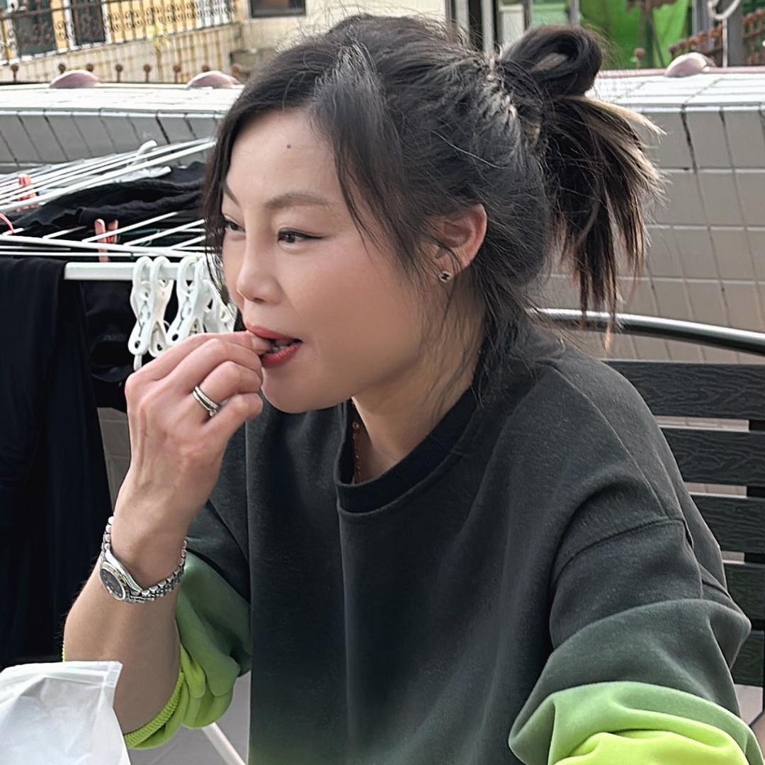 我是二小姐请叫我二姐