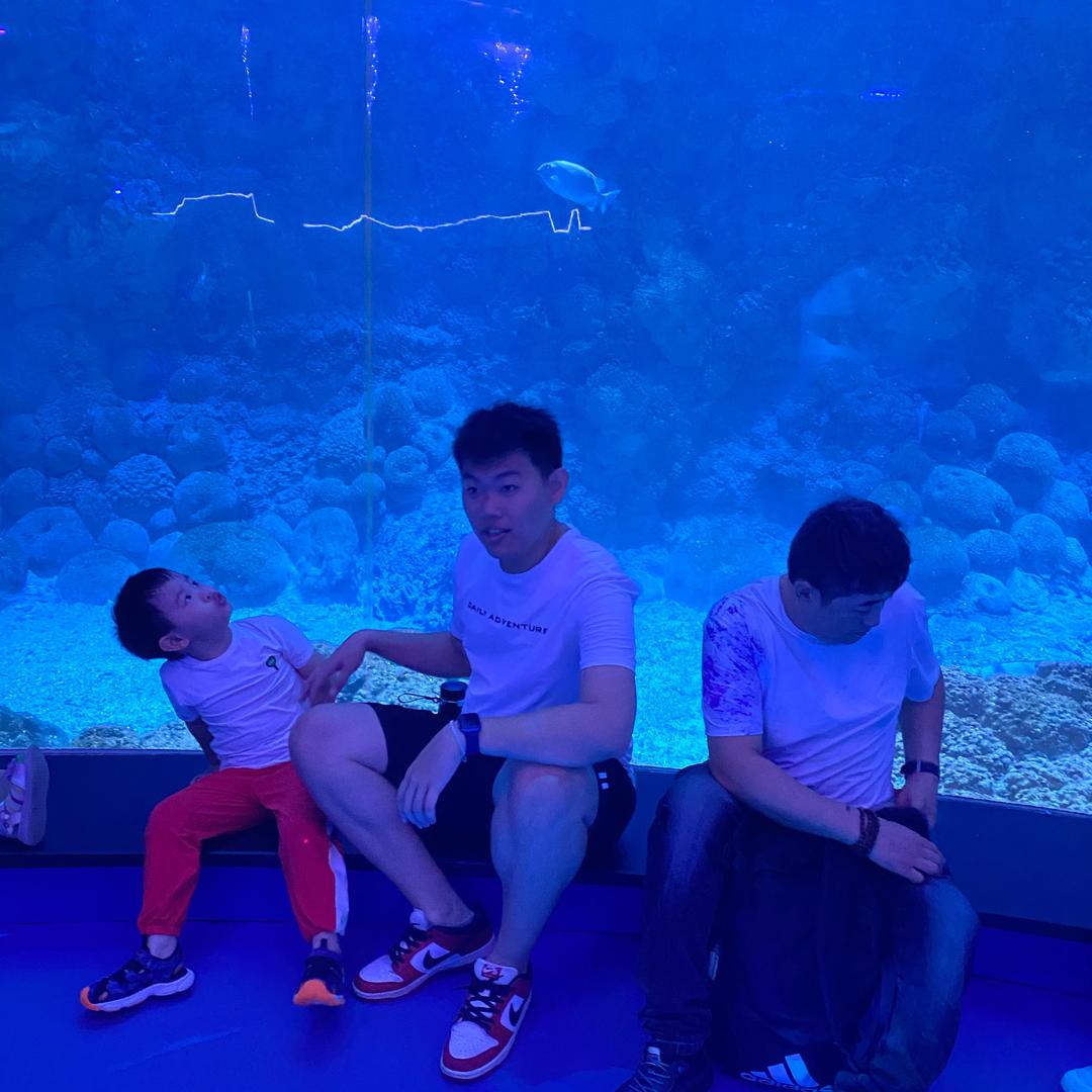 晨煜👨‍👩‍👦‍👦