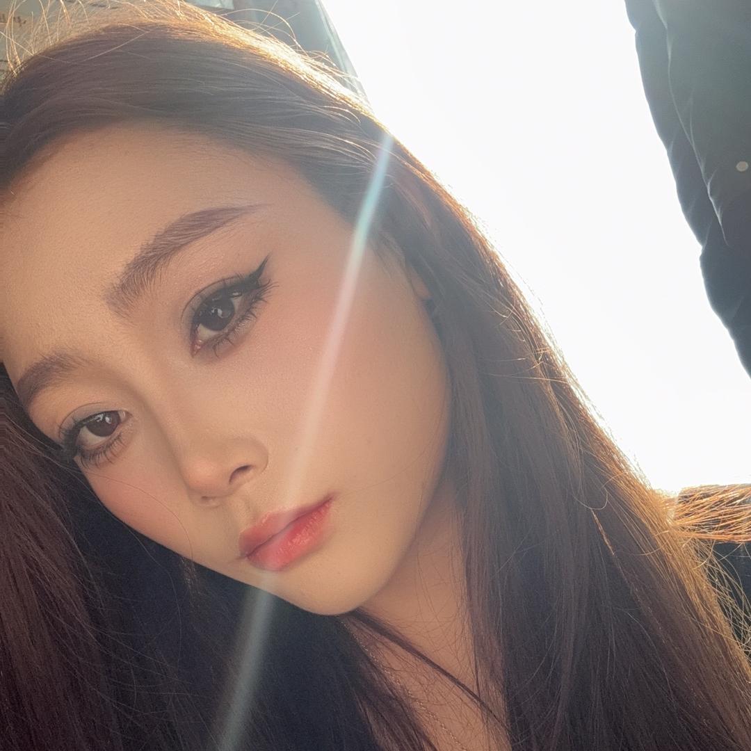 @月月
