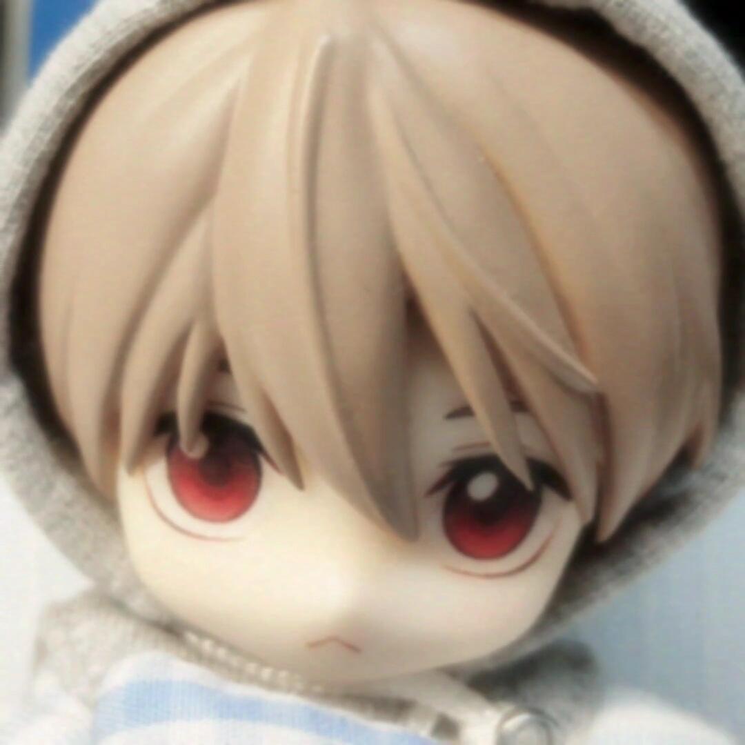 装高冷被狗猛追三条街