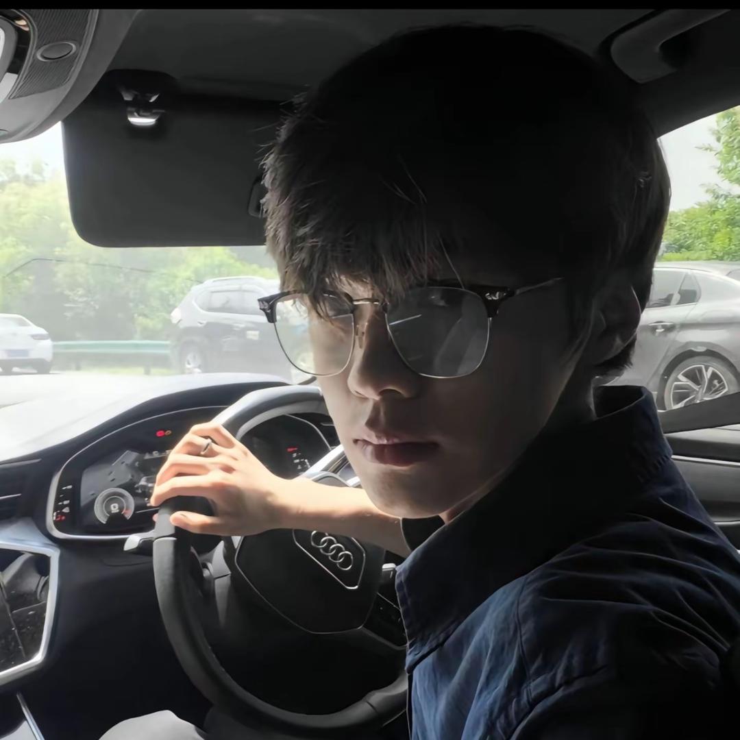 小哲（泰山陪爬 地陪）