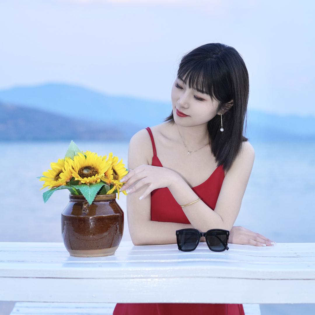 女主角服饰
