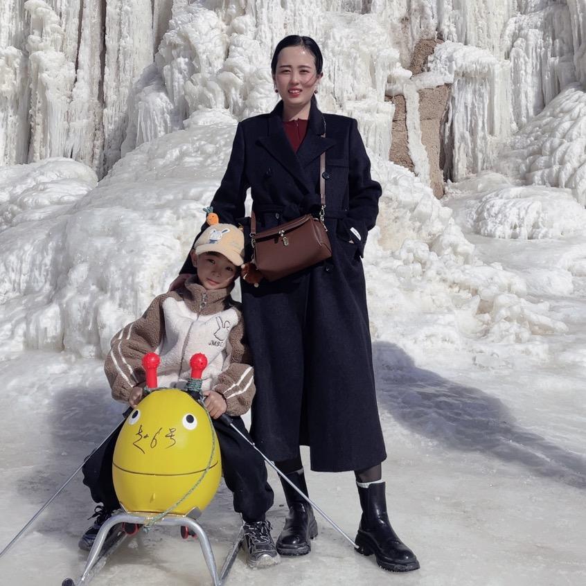 姚姚的日常生活（姚姚烤饼）