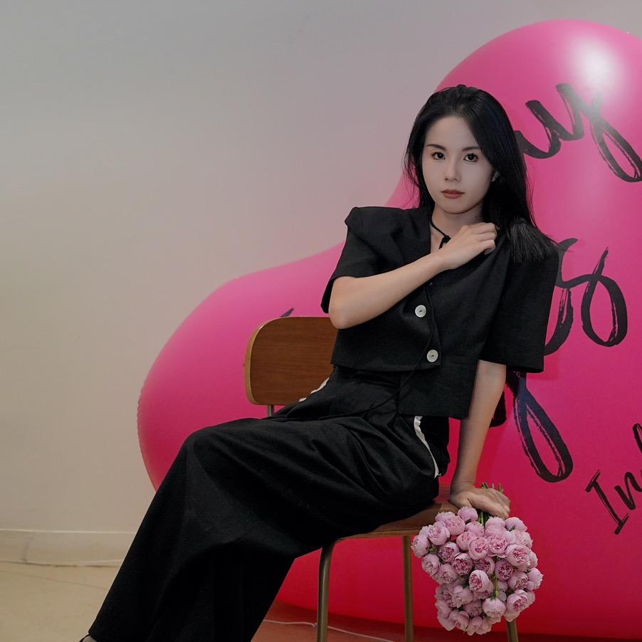 陆丰婷子化妆师