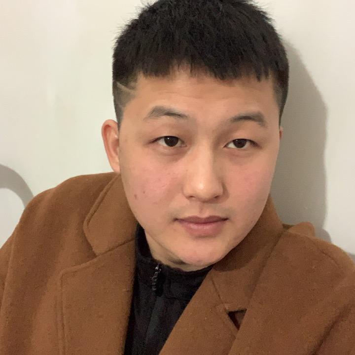 小勇试吃零食