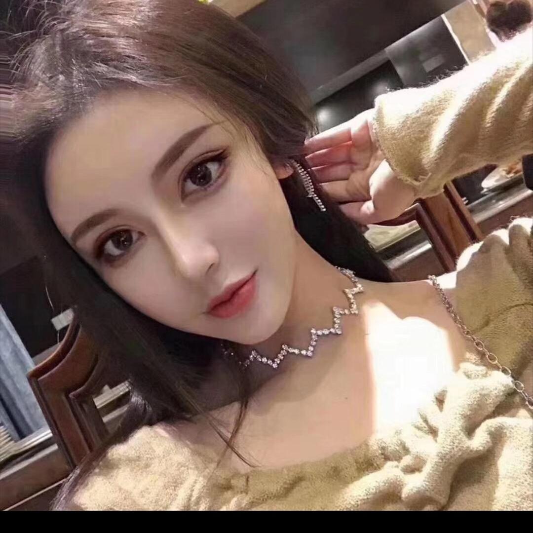 温瞳.