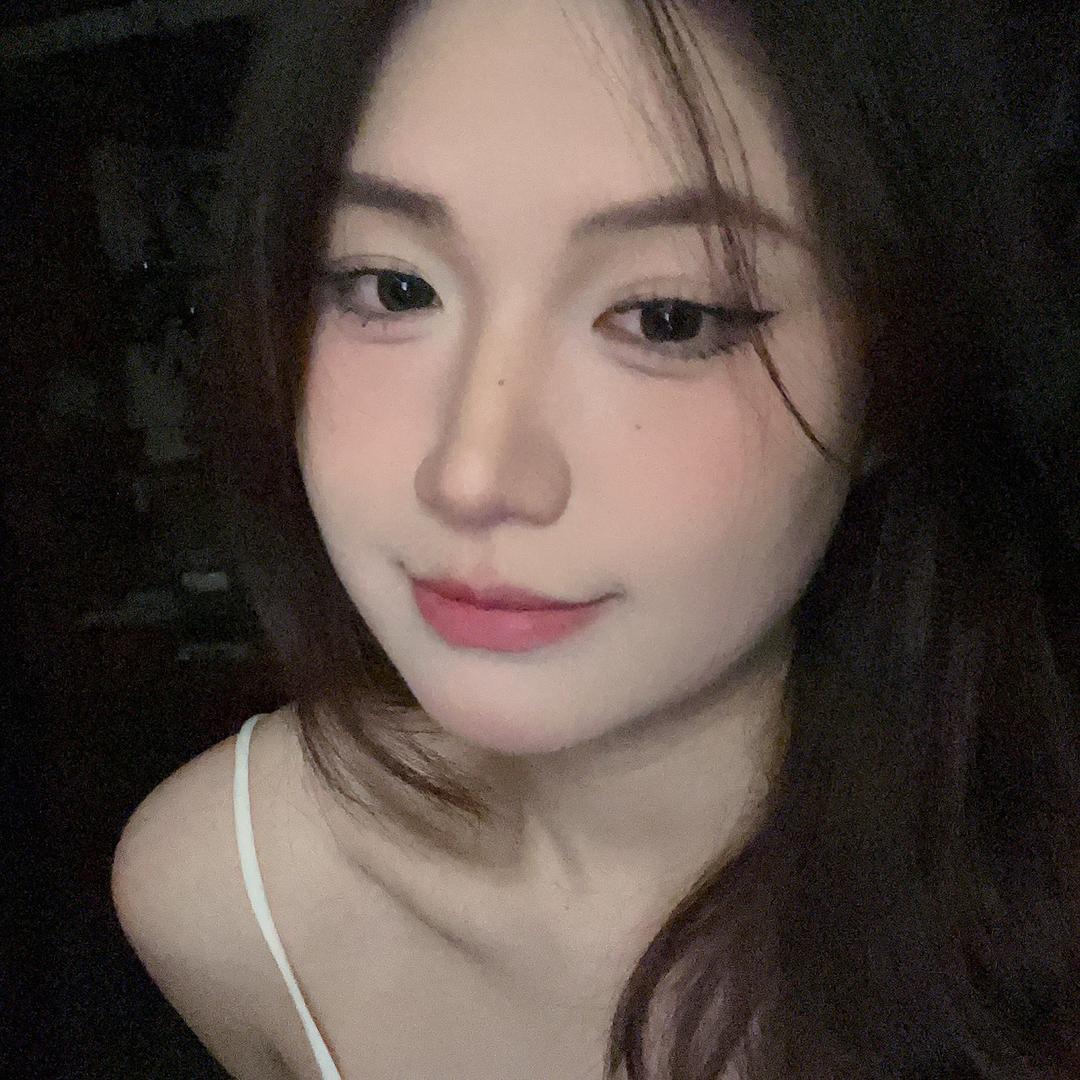 脸脸睡醒了