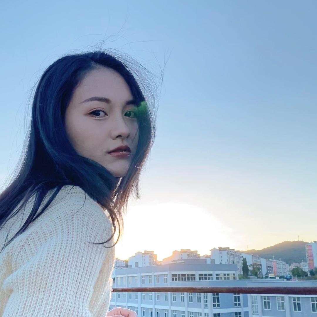 芒市周扬青