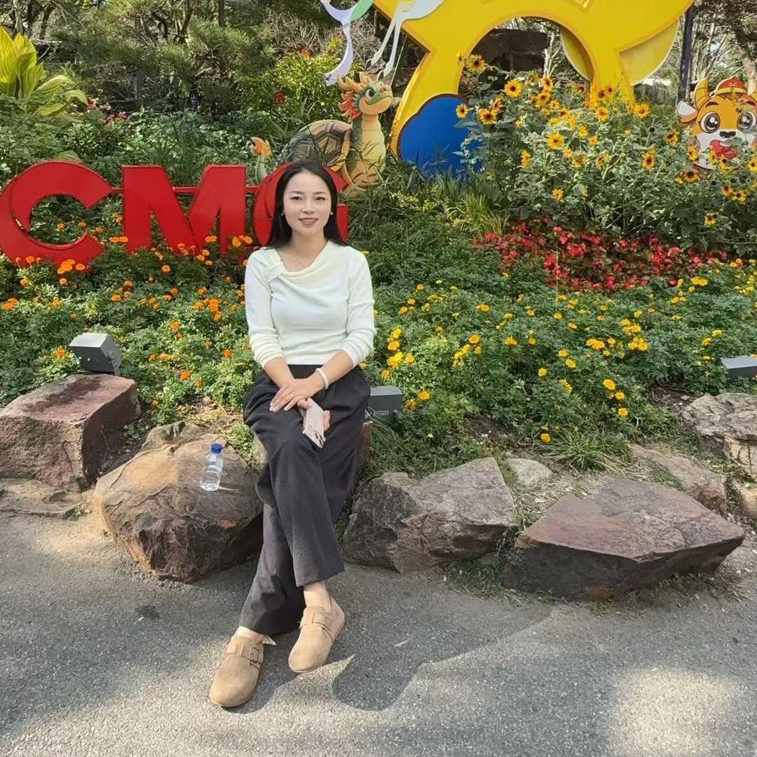 丽丽(请勿连赞)