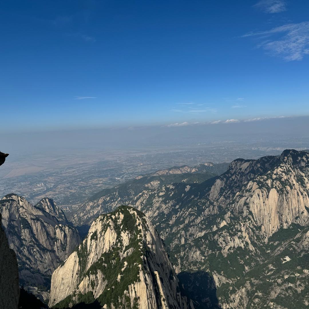 云边有个小卖部