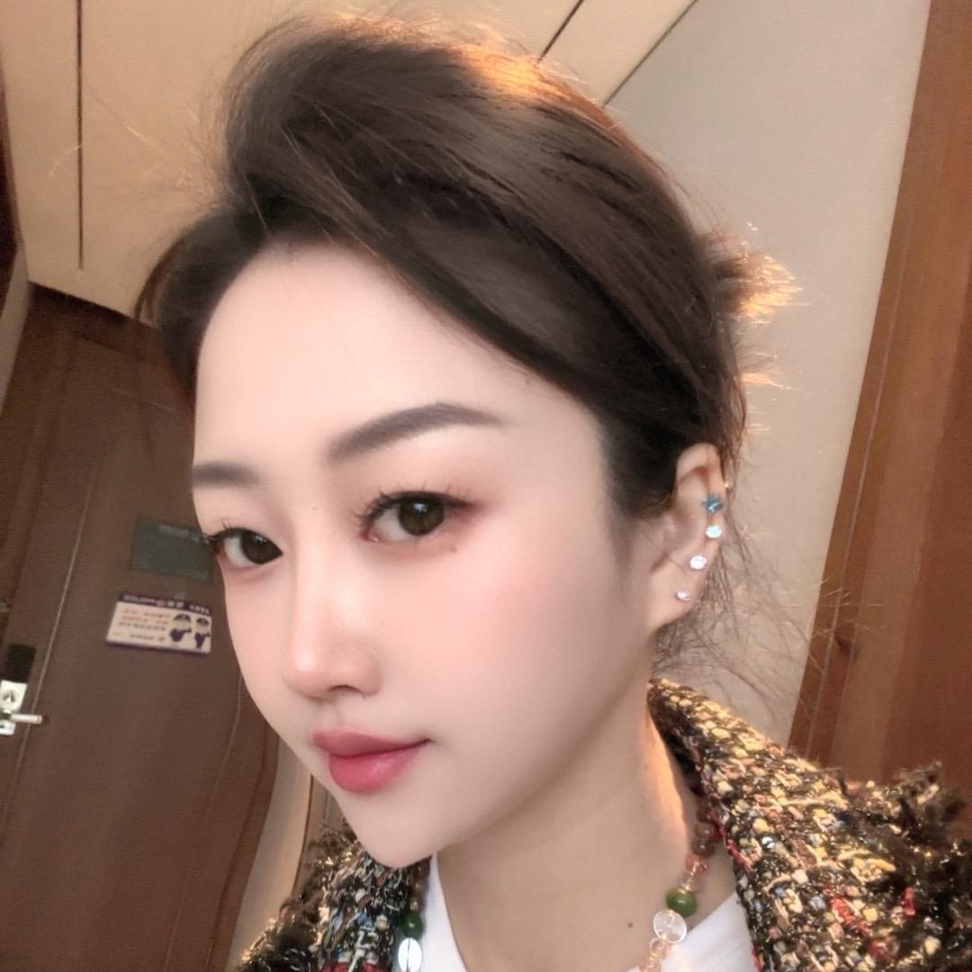 莉莉安•