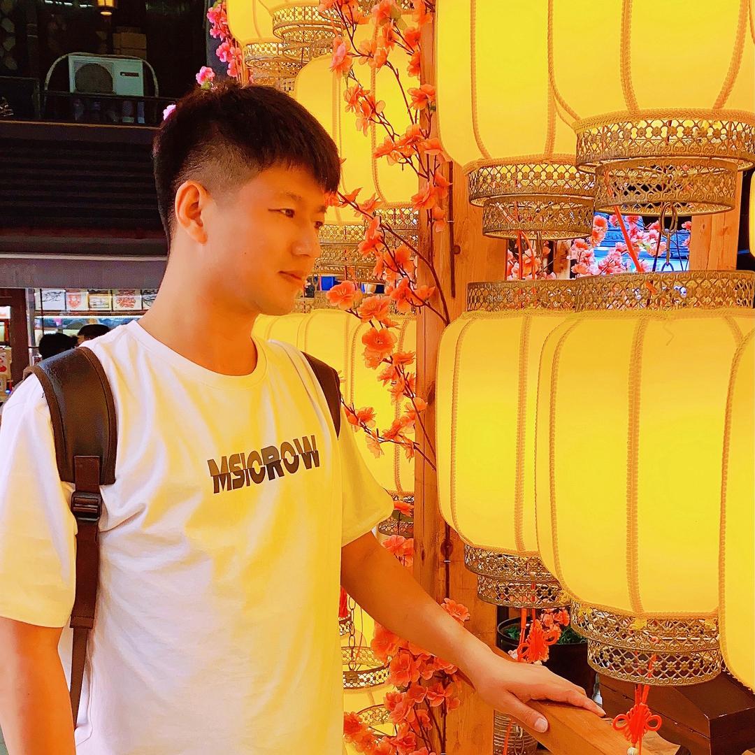 大叔正少年