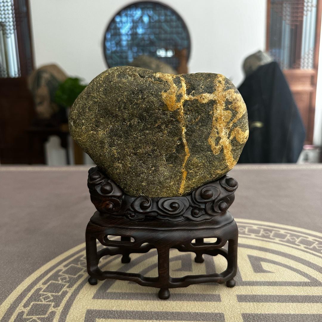 雪松泰山石