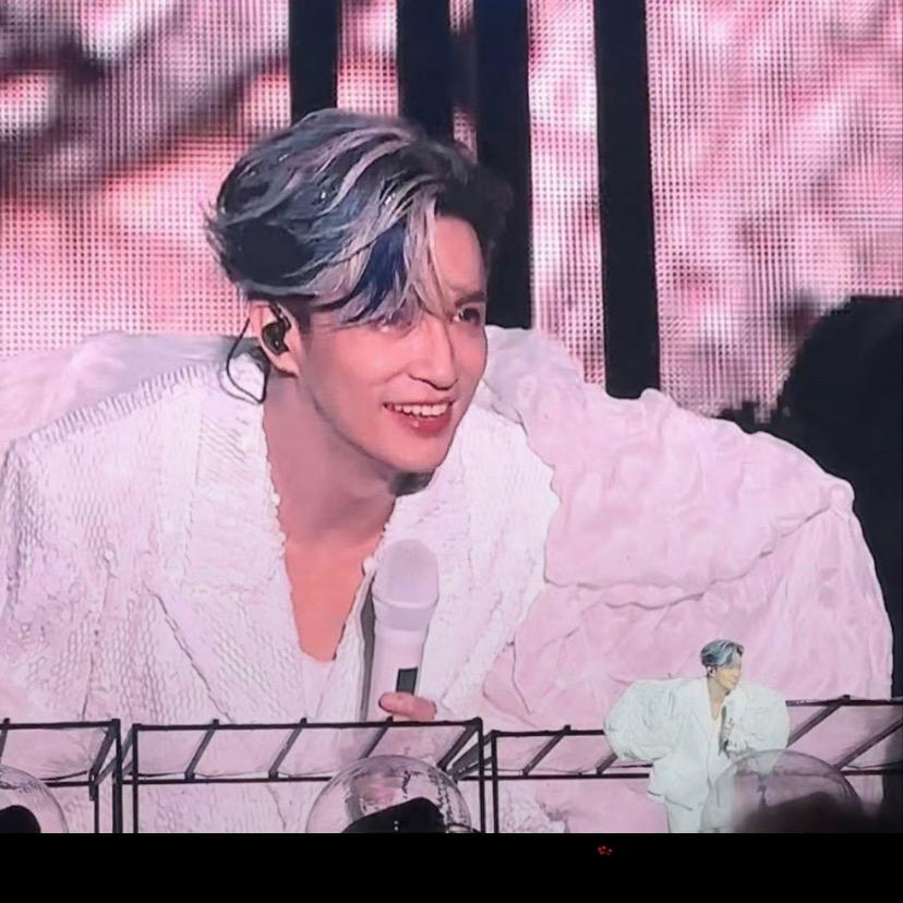 ❄️.（薛薛给我挥挥手）