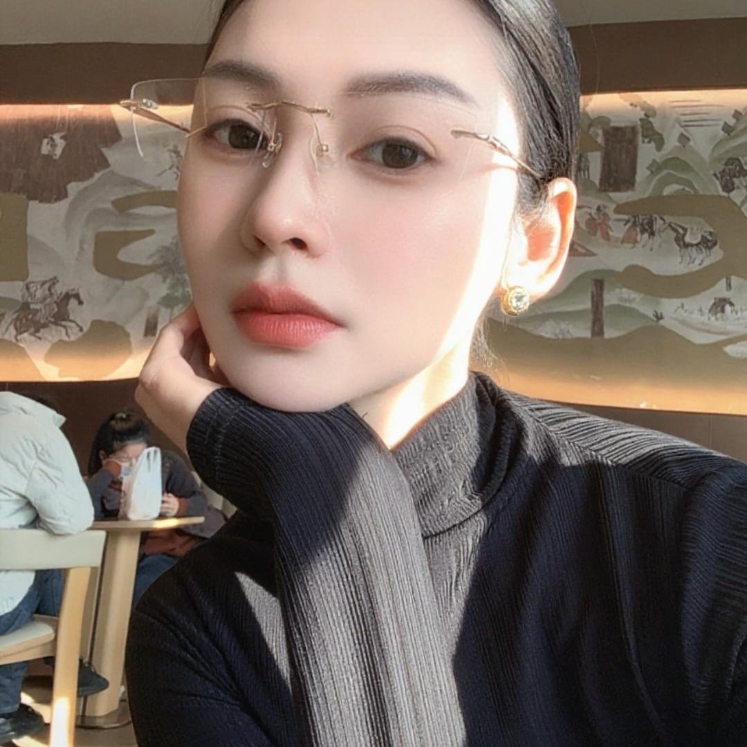 萬小姐