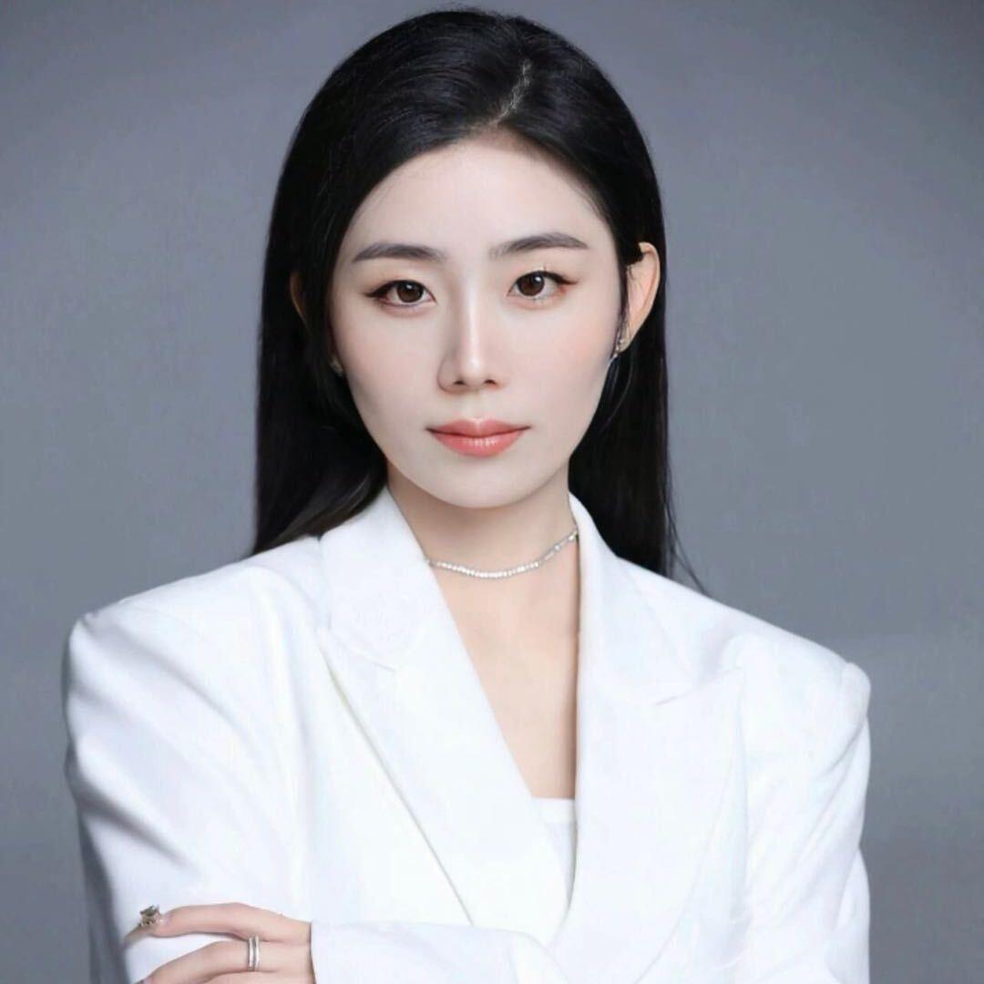 莲爹和地爸的小跟班