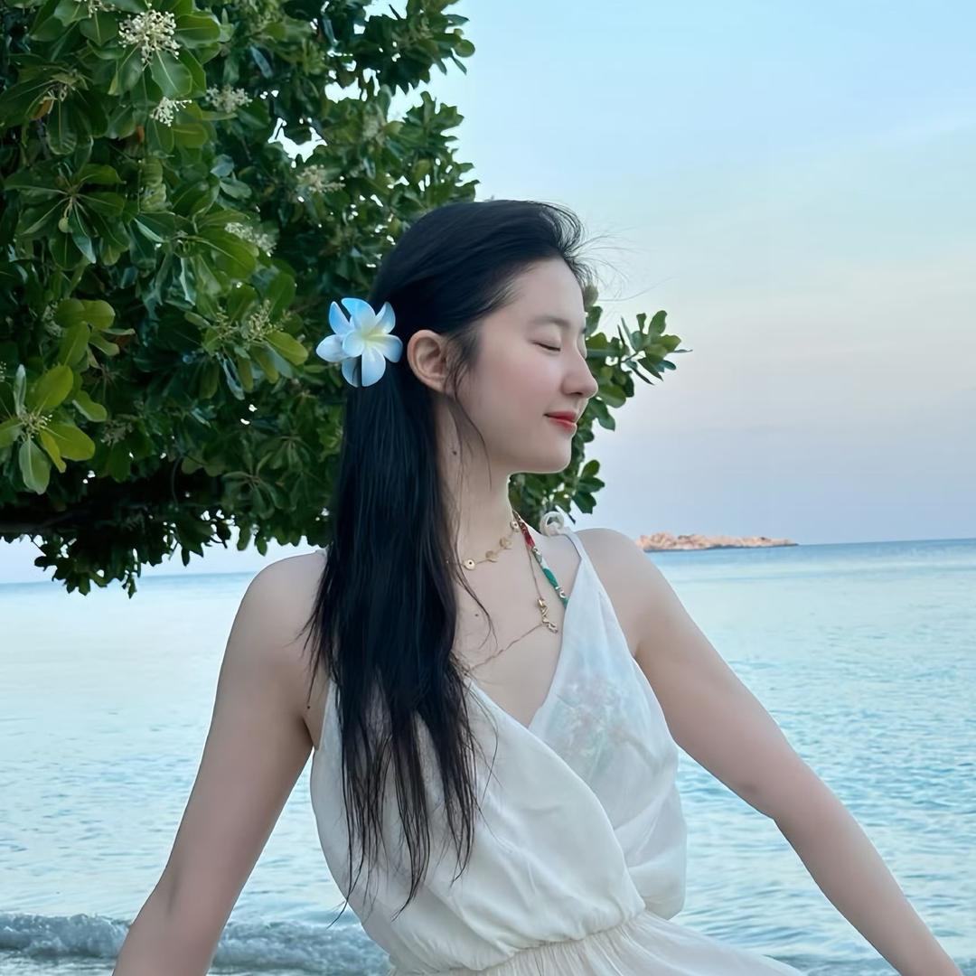 孤独的靓女