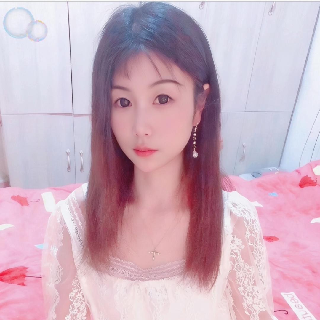 星夜下的百合