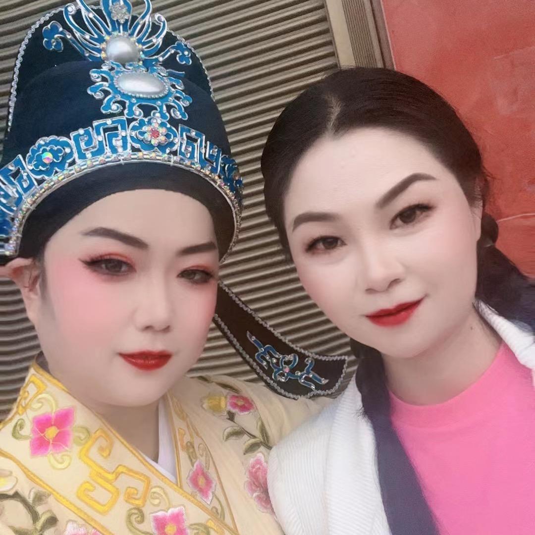 A开开心心